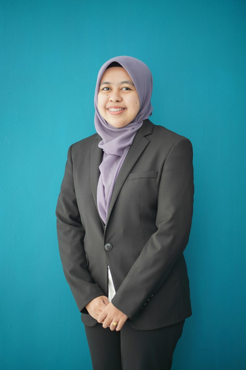 Dr. Ratna Wulandari
